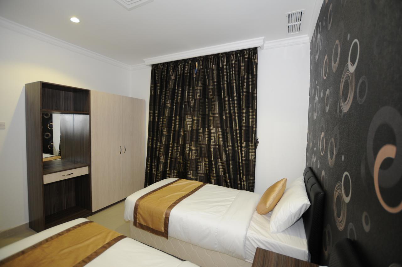 Al Muhanna Plaza Luxury Apartments Kuwait City Eksteriør bilde