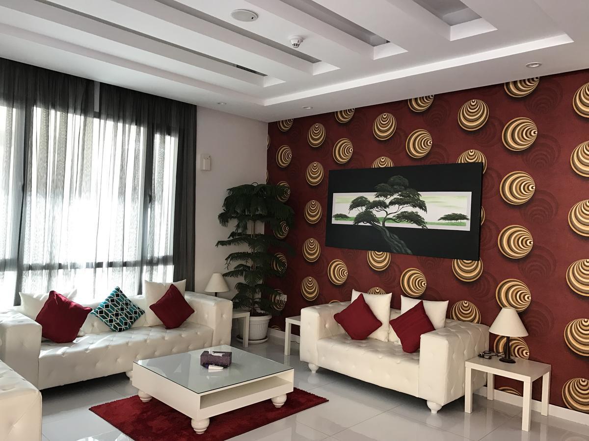 Al Muhanna Plaza Luxury Apartments Kuwait City Eksteriør bilde