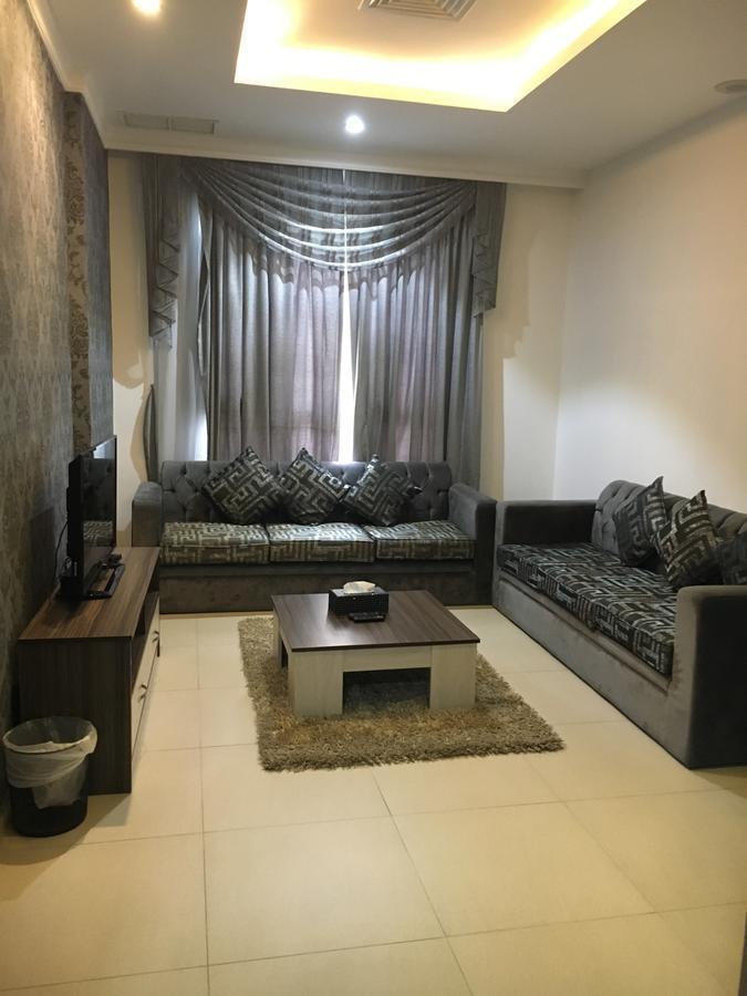 Al Muhanna Plaza Luxury Apartments Kuwait City Eksteriør bilde
